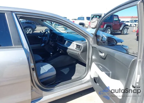 2021 Kia Rio 5-Door S z USA, uszkodzony, nr VIN 3KPA25AD3ME367677